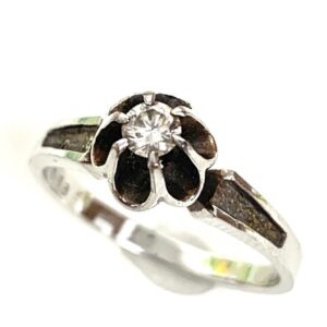 K14WG 0.13ct ダイヤ付きリング